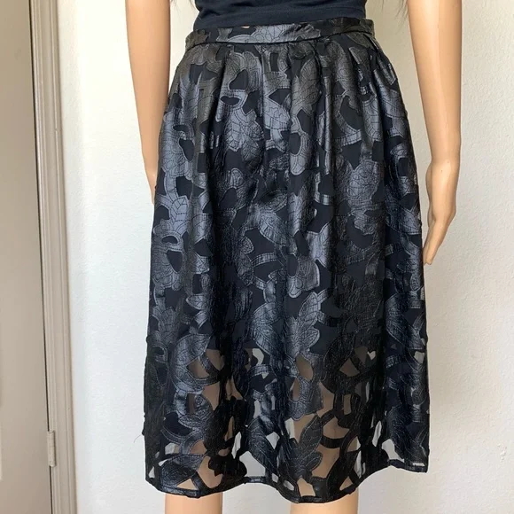 NWOT Michael Kors Black Faux Leather Midi Skirt Sz 4 Black Floral Cutout Skirt - Picture 4 of 8